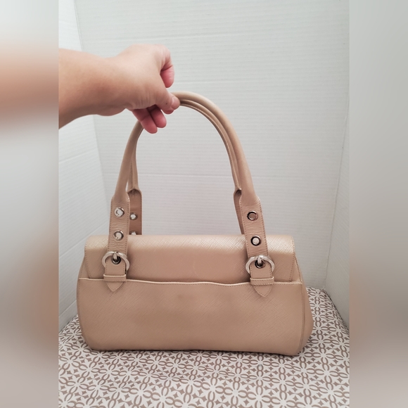 Salvatore Ferragamo Gancini Handbag. - Picture 2 of 16